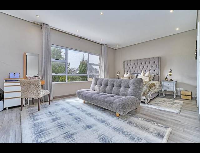 3 BEDROOM TOWNHOUSE FOR SALE IN OAKLANDS